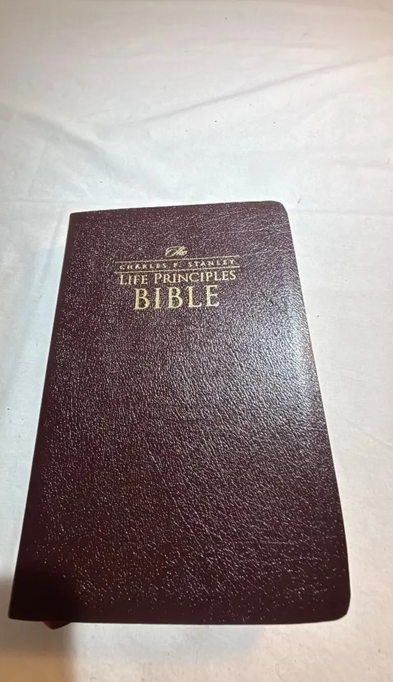 Charles F. Stanley Life Principles Bible